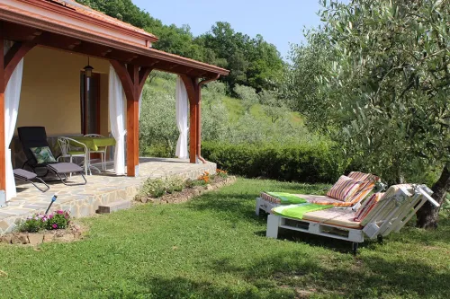 Garden &amp; terrace